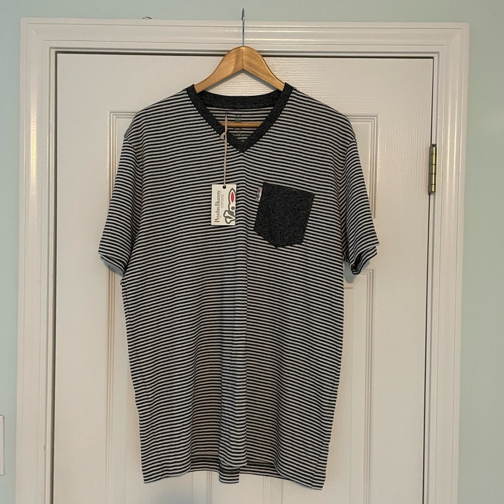 NWT Psycho Bunny Pocket-Tee